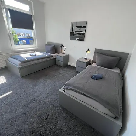 Neumuenster, Fabrikstrasse 2og Apartman